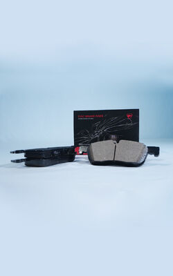 LR019627 Set di pastiglie di freno in ceramica anteriore e posteriore per una maggiore sicurezza stradale