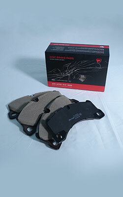 Slotted good ceramic brake pads offering operating temperature range minus 40 degrees Celsius to 630 degrees Celsius optimized for long lasting