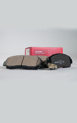 1 Set Disc Brake Pad Set Chamfered and Shims Included for Improved Braking Performance
