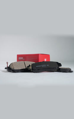 Heatresistance Up To 600°C Disc Brake Pad Set Thickness 12 Mm Package Quantity 1 Set 4 Pieces Durable Replacement Parts